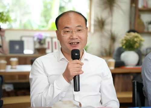 固态电池产业专家“走进奉贤” 共话新能源未来新图景(图1)